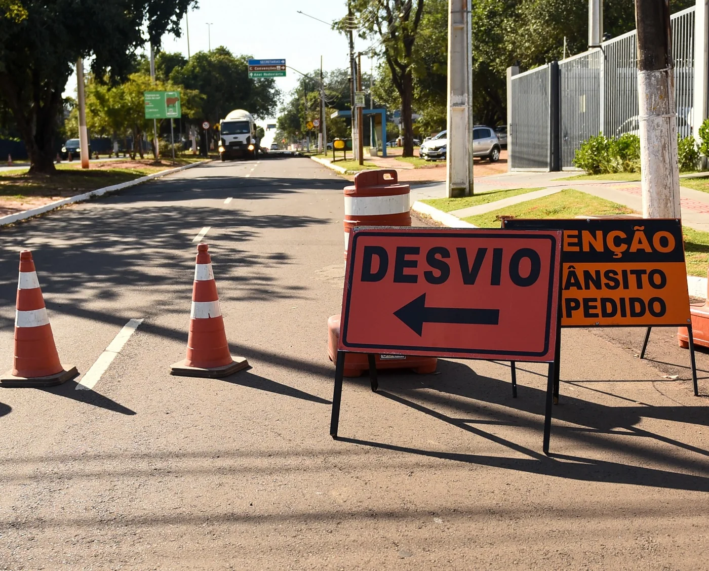 Sinalização de desvio em via de Campo Grande. Imagem de arquivo divulgada pela prefeitura.