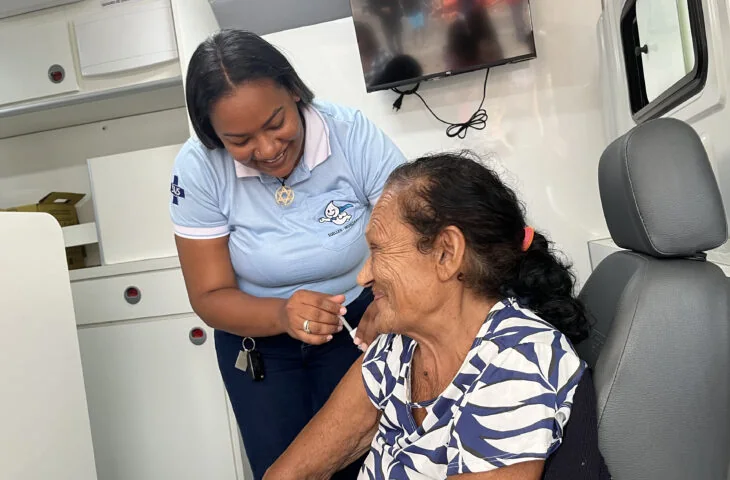 Atendimento a moradores de comunidades rurais e ribeirinhas em Porto Morrinho, Corumbá.