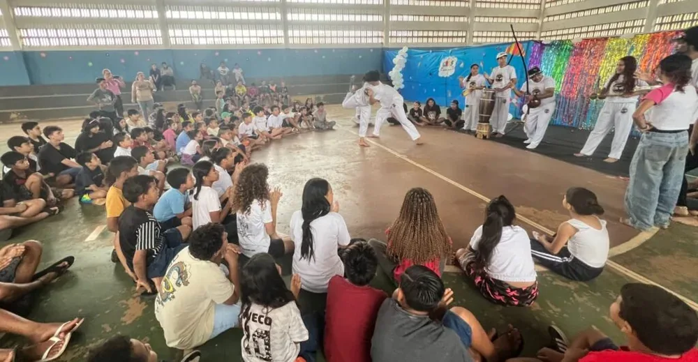 Dança, música e capoeira marcam abertura do Fest Kids